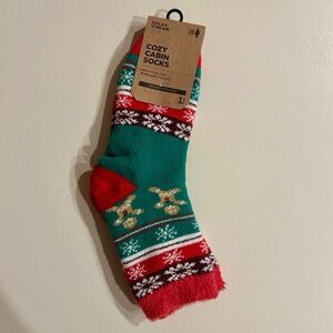 Field and Stream Christmas Holiday Gingerbread Snowflakes Cozy Cabin Socks